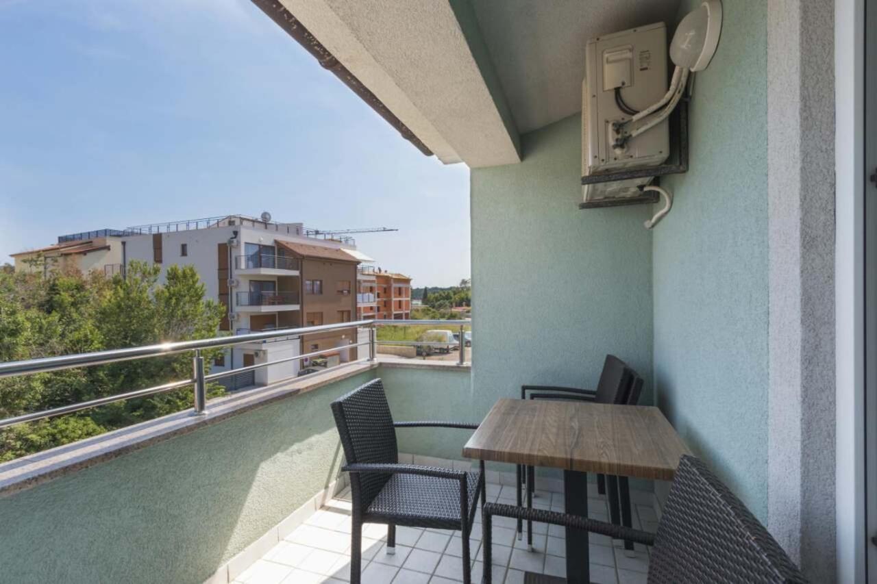 Apartments Riva เมดูลิน ภายนอก รูปภาพ