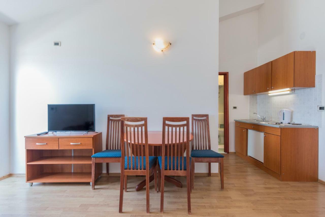 Apartments Riva เมดูลิน ภายนอก รูปภาพ