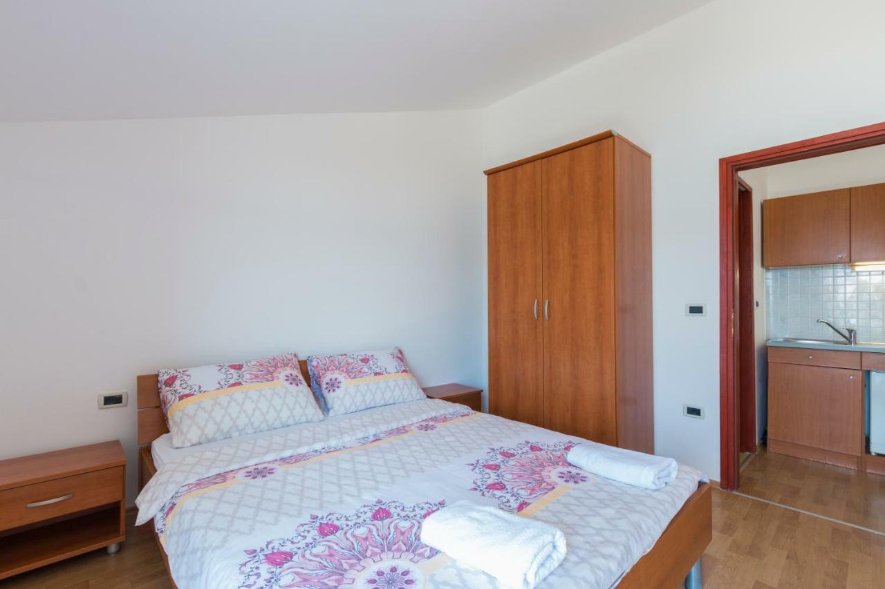 Apartments Riva เมดูลิน ภายนอก รูปภาพ