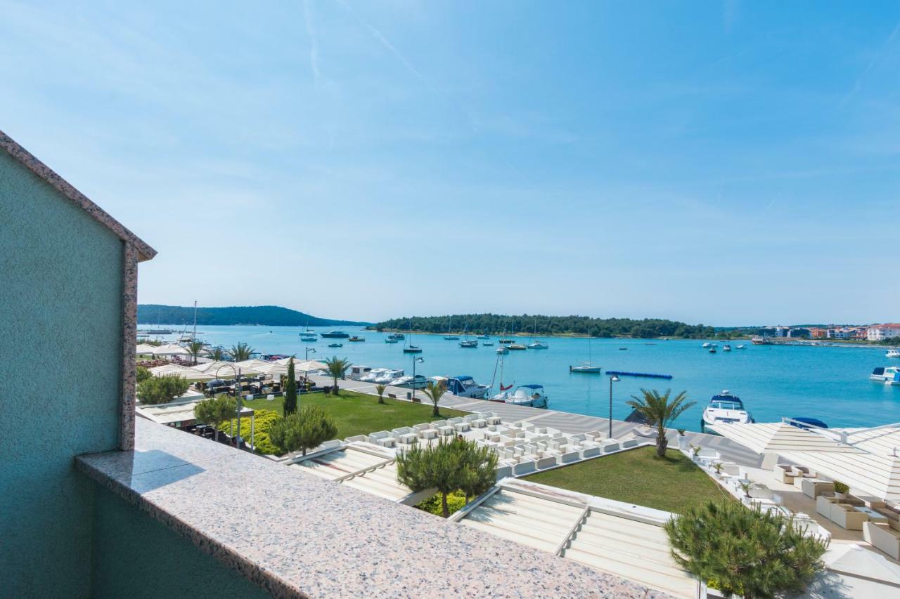 Apartments Riva เมดูลิน ภายนอก รูปภาพ